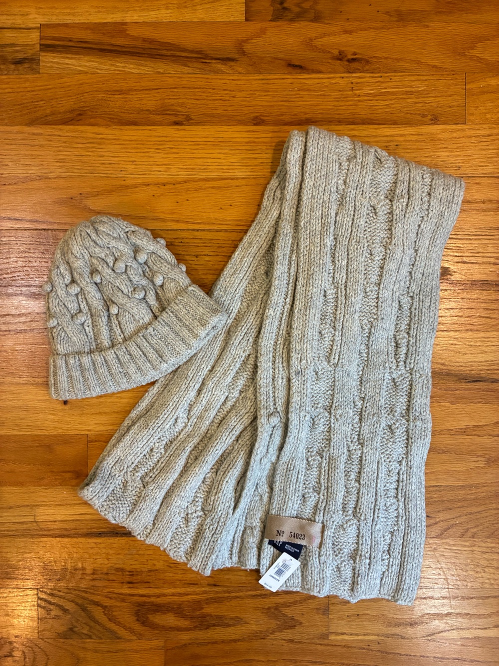 NWT Gray kids Cable Knit Hat and Scarf Set